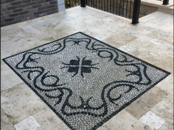 Pebble paved floor