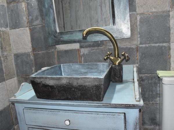 Αντικέ Έπιπλο Μπάνιου Ιόνιο Τιμές 