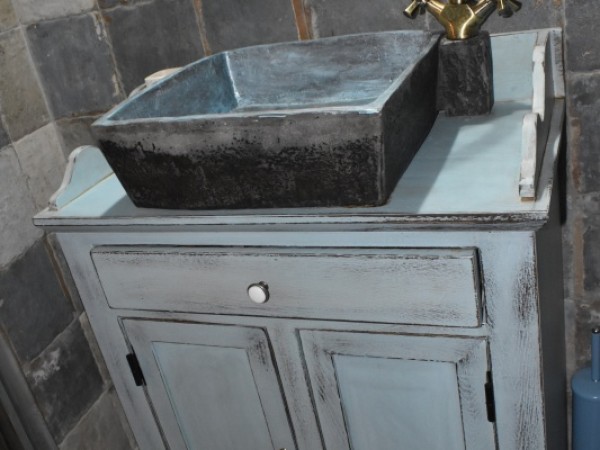 Αντικέ Έπιπλο Μπάνιου Ιόνιο Τιμές 