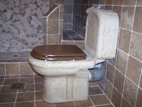 Τραβερτίνο Χειροποίητες Πέτρινες Λεκάνες Καζανάκια Μπεζ. 