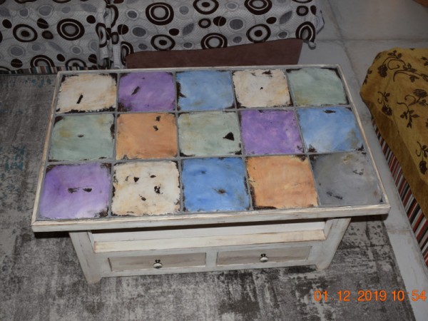  Vintage τραπέζι σαλονιού παλαιωμένο με χειροποίητα πλακάκια μοναστηριακά