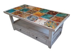 Vintage τραπέζι σαλονιού  με χειροποίητα μοναστηριακά πλακάκια