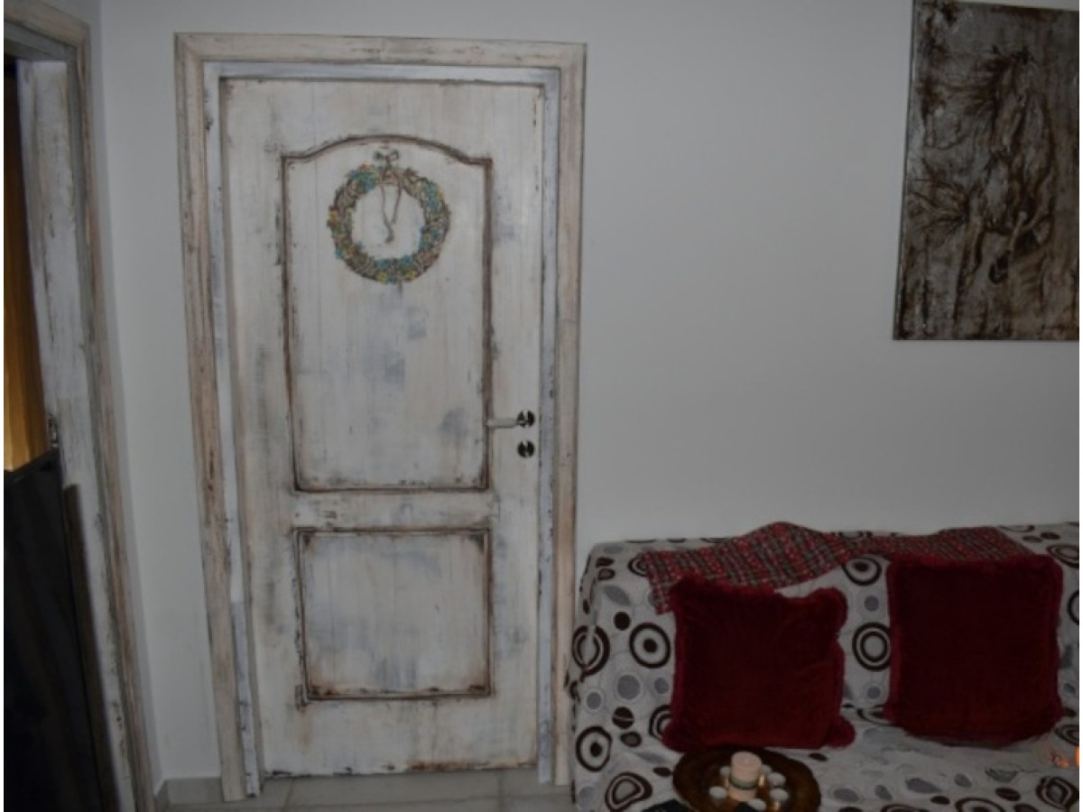 Χειροποίητες πόρτες vintage με σχέδια 