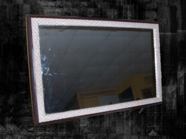 Travertine Mirrors plait