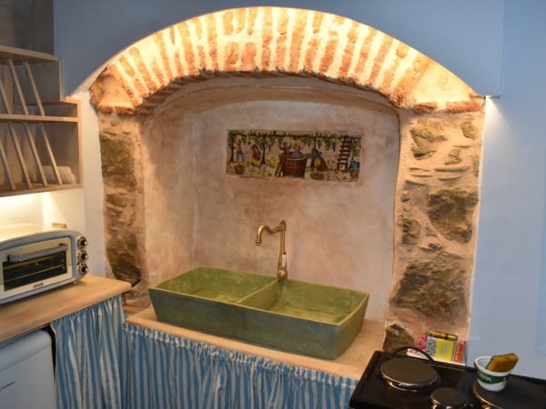 Travertino kitchen double handmade kitchen sink