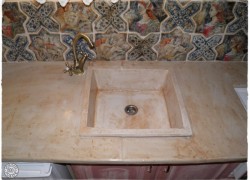 Χειροποίητοι Πάγκοι Κουζίνας Από Ηφαιστειακή Πέτρα Τραβερτίνο