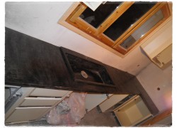 Μαύροι Χειροποίητοι Πάγκοι Κουζίνας Τραβερτίνο Ελληνική