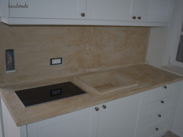 Χειροποίητη Πέτρινη Επένδυση Κουζίνας Και Πάγκοι Από Πέτρα Τραβερτίνο