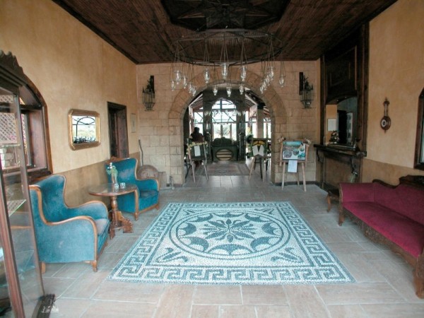 Afroessa pebbled floor art