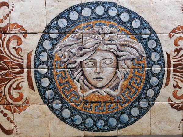 Έργο Τέχνης πλακάκια δαπέδου τοίχου τραβερτίνο ζωγραφική ψηφιδωτό Μέδουσα