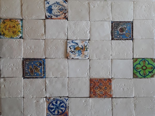 Χειροποίητα  Πλακάκια Τραβερτίνο Μύκονος Φυσικά Λευκά Με Σχέδια