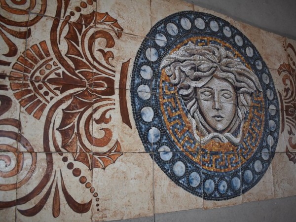 Έργο Τέχνης πλακάκια δαπέδου τοίχου τραβερτίνο ζωγραφική ψηφιδωτό Μέδουσα