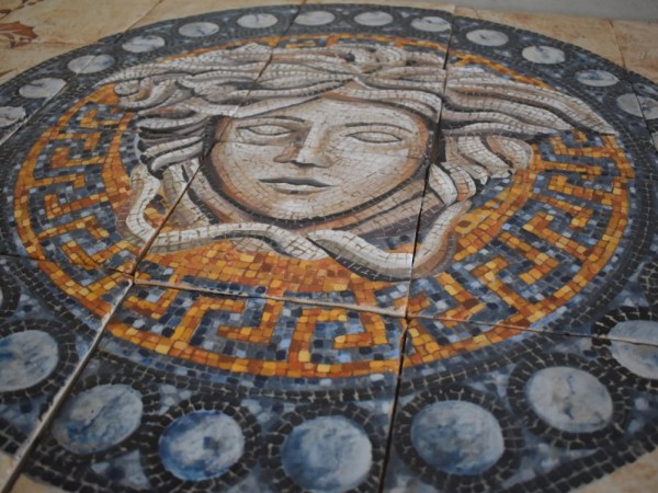 Έργο Τέχνης πλακάκια δαπέδου τοίχου τραβερτίνο ζωγραφική ψηφιδωτό Μέδουσα