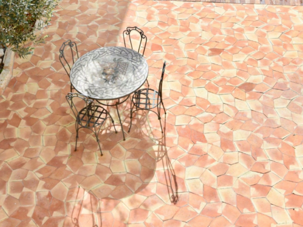 Πολύγωνο Χειροποίητο Πλακάκι Terracotta με 5 Γωνίες