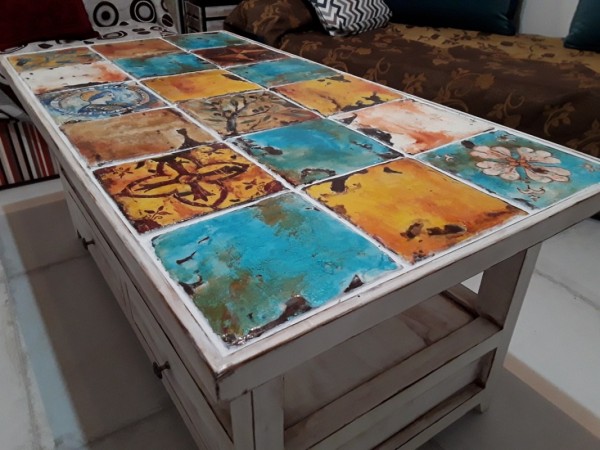 Τραπέζι Σαλονιού Χειροποίητο Παλαιωμένο Με Συρτάρια Και Χειροποίητα Πλακάκια  Προσφορά