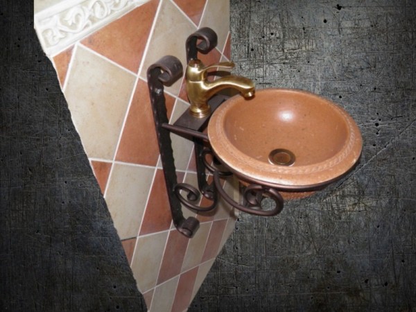 Handmade wc sinks with metal wall bases tower.